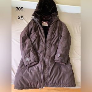 Used winter coat but it still good. A little bit dirty at sleave